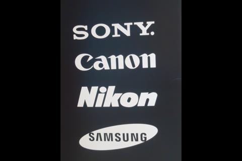 As shopping time is short, the Add store makes it clear to passers-by which brands they can expect inside